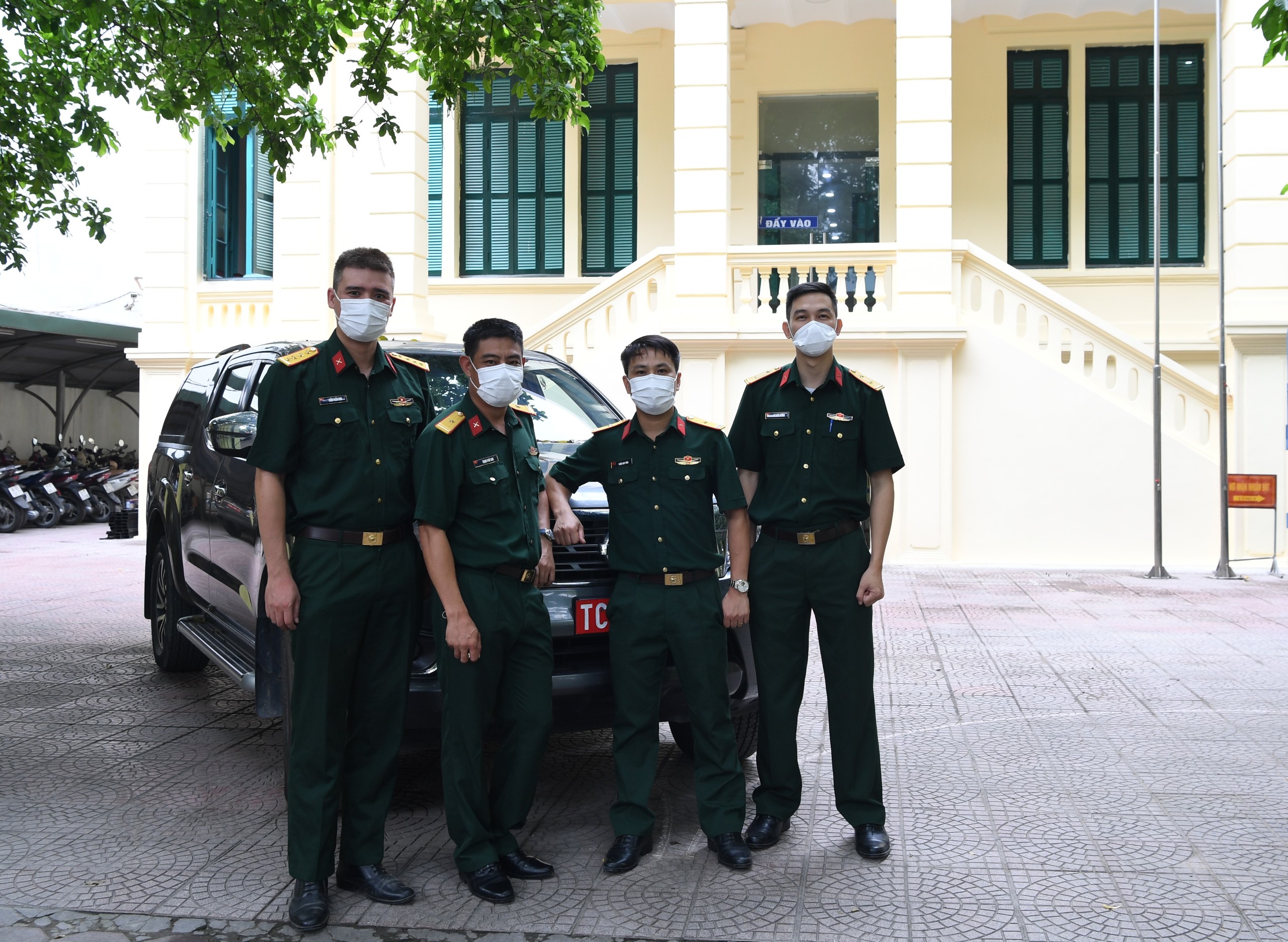 Đâu có dịch là ta cứ đi!